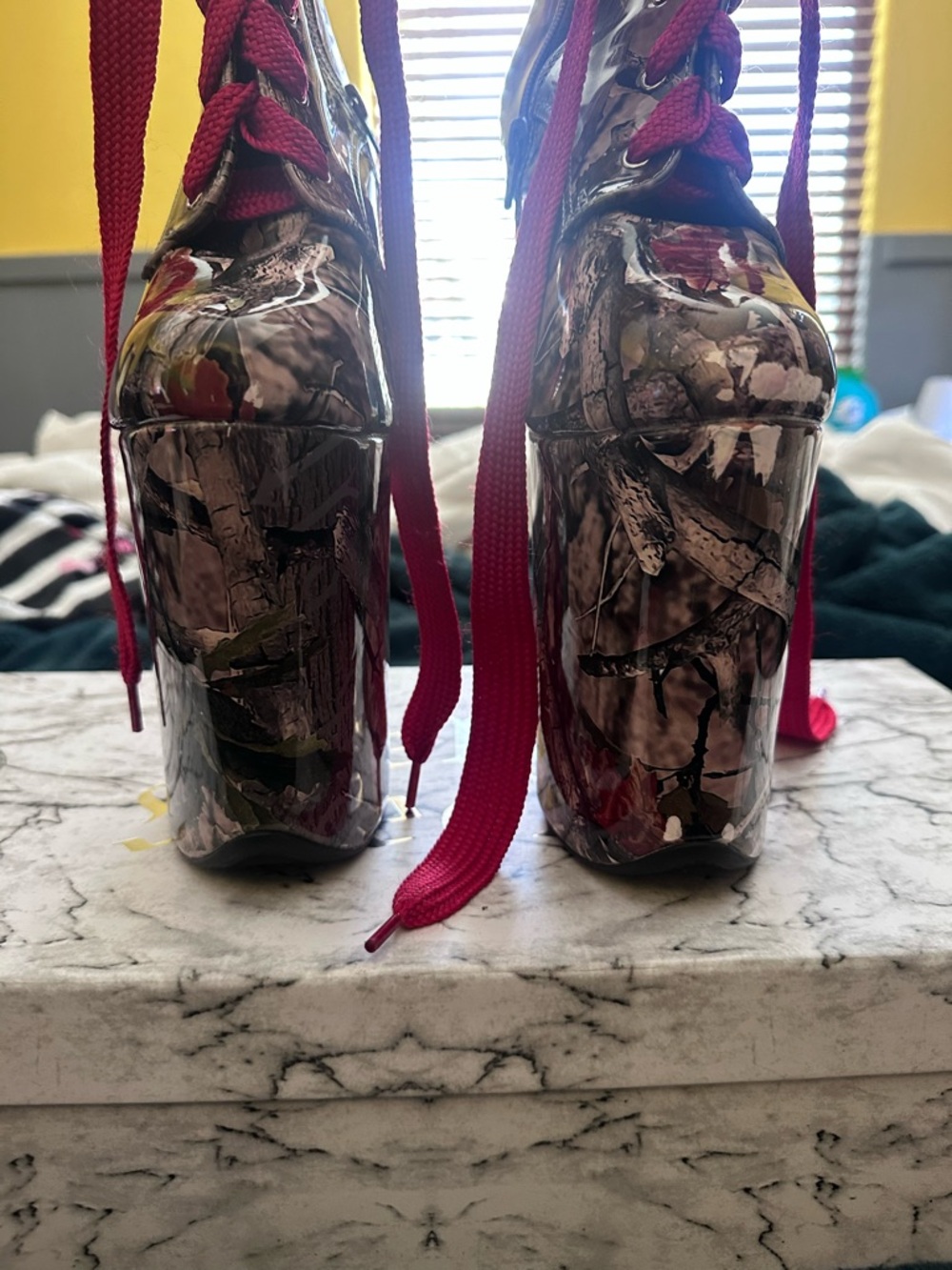 Hella heels camo boot